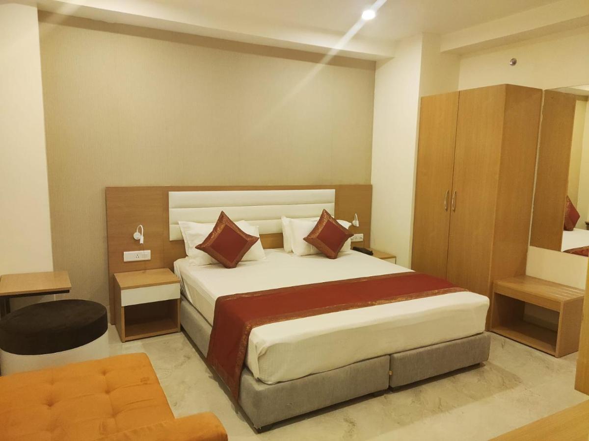Xenia 3* Varanasi